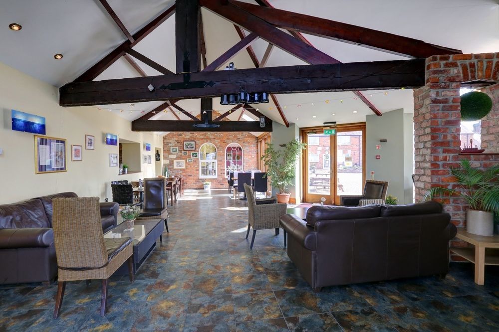 Carnaby Manor Court Hotel מראה חיצוני תמונה