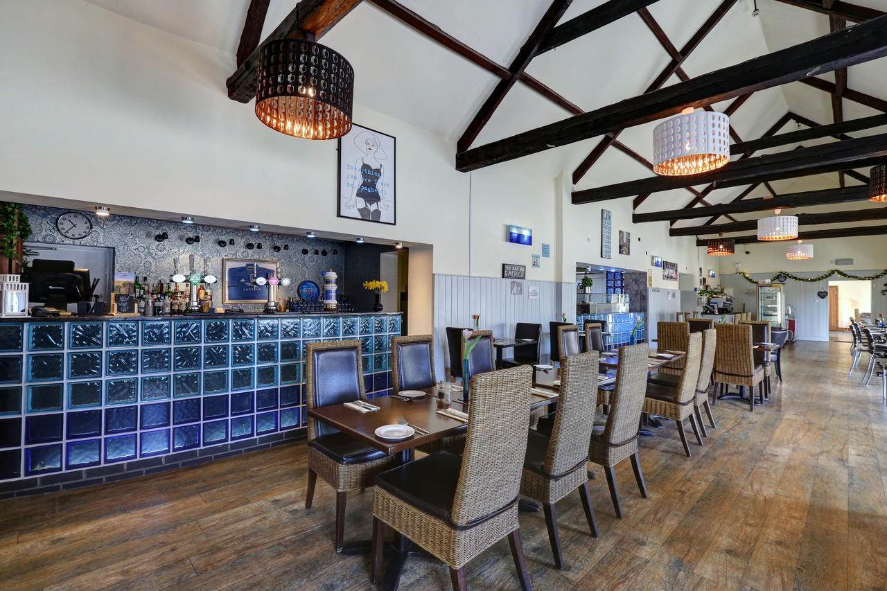 Carnaby Manor Court Hotel מראה חיצוני תמונה
