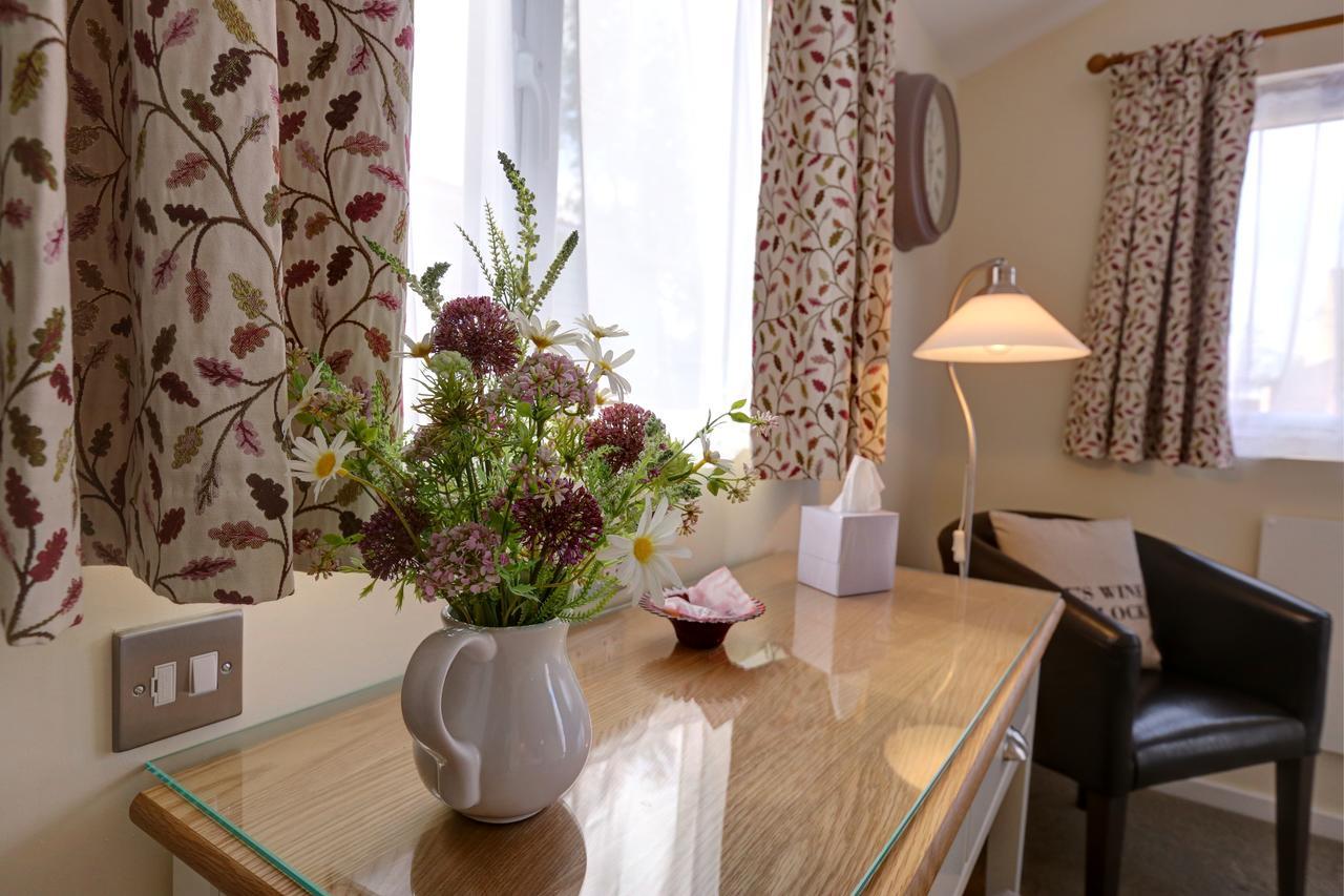 Carnaby Manor Court Hotel מראה חיצוני תמונה
