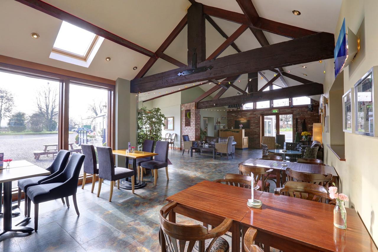 Carnaby Manor Court Hotel מראה חיצוני תמונה