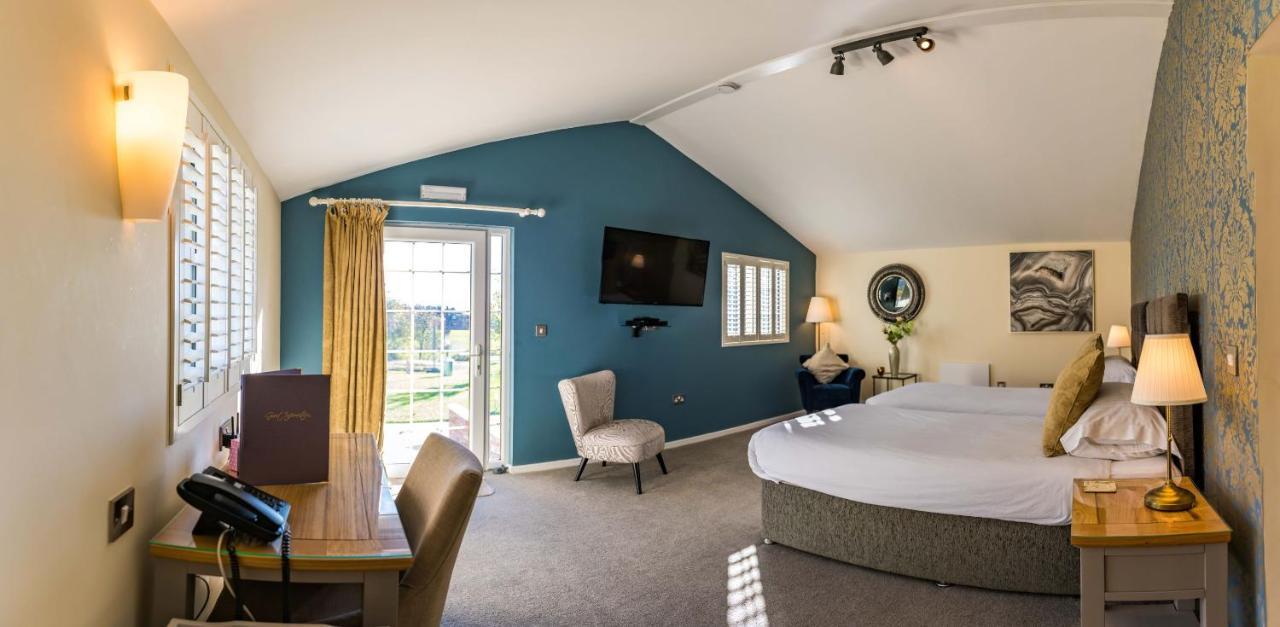 Carnaby Manor Court Hotel מראה חיצוני תמונה